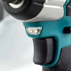 Clé à choc sans fil Makita DTW180Z - Clé à choc sans fil Li-Ion 18V (machine seule) - 180 Nm - 3/8" - moteur brushless -Makita Soldes 513001dff88740d3cdaf69653b41d40d