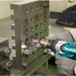 Clé à choc sans fil Makita DTW1001Z - Clé à choc sans fil Li-Ion 18V (machine seule) - 1050 Nm - 3/4"- moteur brushless -Makita Soldes 64dc5b83e3d163177c4c0e721695c8ee